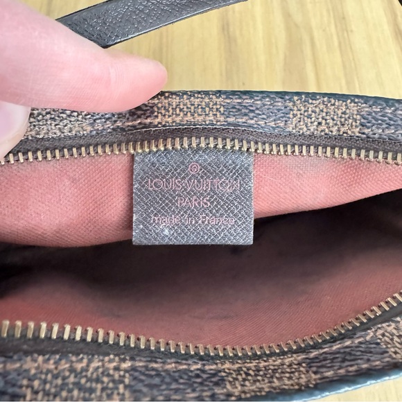 ✅AUTHENTIC✅LOUIS VUITTON TRUTH EBENE POUCH - Picture 11 of 14